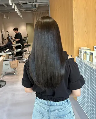 ロング 井山 葵のヘアスタイル