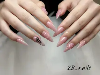 ロング リナ ⭐️のネイルデザイン