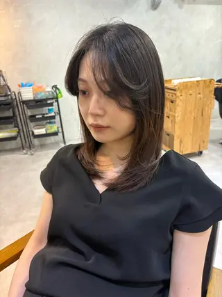 セミロング カラー 🌈透明感カラー 韓国 ミライ🇰🇷のヘアスタイル