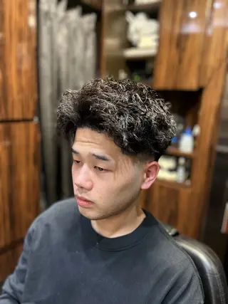 ショート パーマ メンズ 仙庭 風輝のヘアスタイル