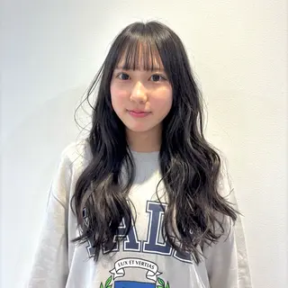 ロング 津上 恵美のヘアスタイル