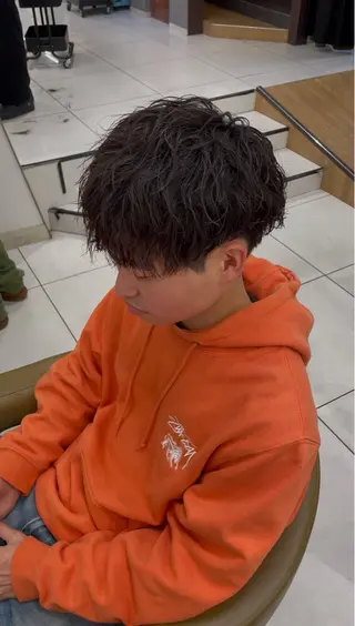 ショート パーマ メンズ 伊藤 隆星のヘアスタイル
