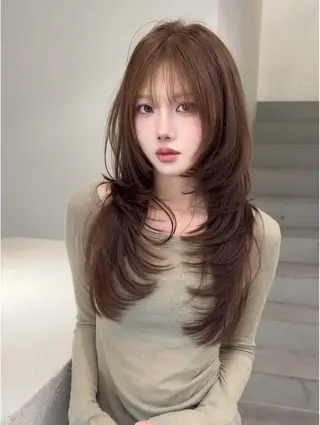 ロング 島守 美奈子のヘアスタイル