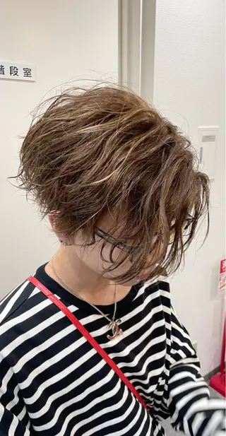 カラー メンズ 韓国風スタイル 北田陸斗のヘアスタイル