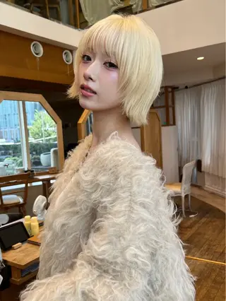 ショート カラー 望月威吹/表参道/レ イヤー/透明感カラーのヘアスタイル