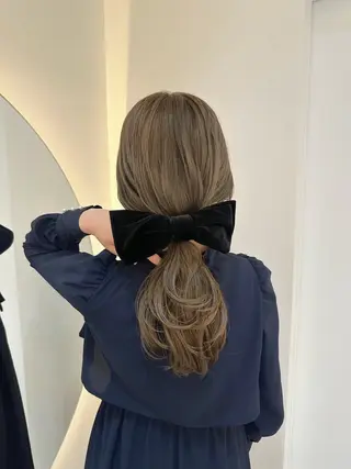 セミロング カラー ヘアアレンジ 透明感カラー🩵 レイヤーカットYUIのヘアスタイル