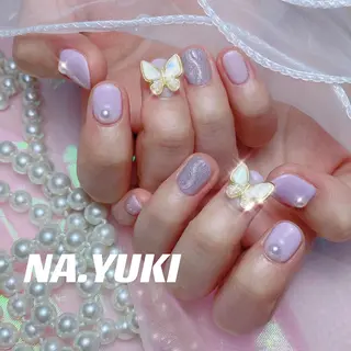 ネイル 🦋 Queenieのネイルデザイン