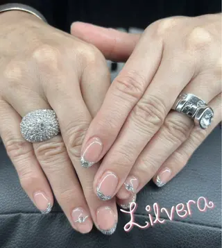 ネイル 中村 春菜のネイルデザイン