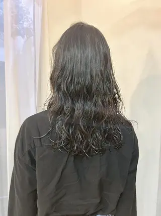 ロング パーマ 谷澤 朋佳のヘアスタイル