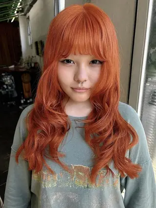 ロング qiie ワンカラー 黒染め　白髪染めのヘアスタイル