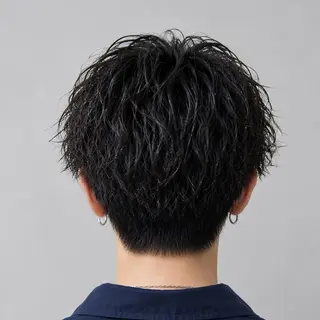 ショート パーマ メンズ メンズ特化カットパー マカラー坂田柊のヘアスタイル
