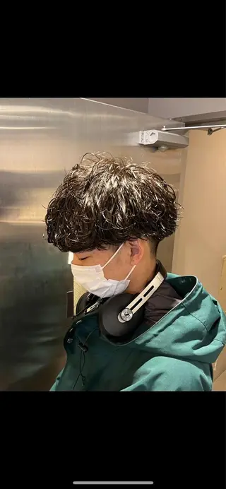 ミディアム パーマ メンズ 横浜駅メンズパーマ師 🌀岩﨑弘成🌀のヘアスタイル