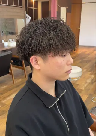 パーマ メンズ 林 侑弥のヘアスタイル