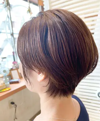 ショート トレンドパーマ 加藤菜月のヘアスタイル