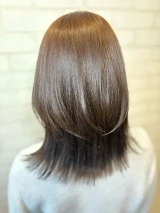 ミディアム 秋葉 万柚子のヘアスタイル