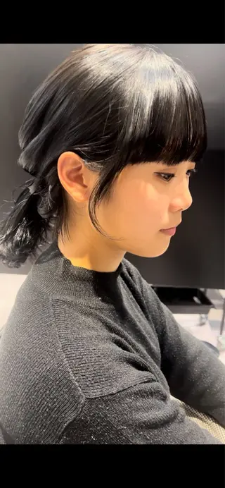 セミロング カラー ヘアアレンジ hiiko顔まわり カットのヘアスタイル