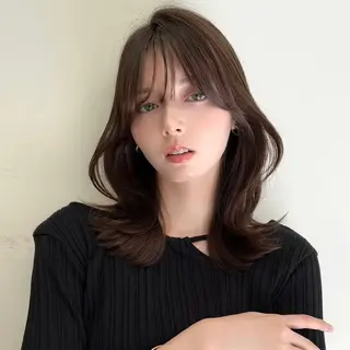 セミロング カラー ヘアアレンジ 内大久保 列夏のヘアスタイル