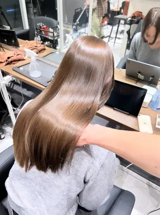 ロング カラー 韓国レイヤー×艶髪 ハイトーンRyukiのヘアスタイル