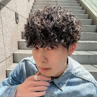 ショート カラー パーマ ヘアアレンジ メンズ 亀井隆汰/メンズ専門 パーマ/フェード可のヘアスタイル