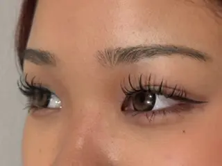 マツエク・マツパ 大柴 彩花のヘアスタイル