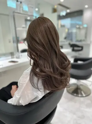 ロング 名古屋ムラ修正 ハイトーンのヘアスタイル