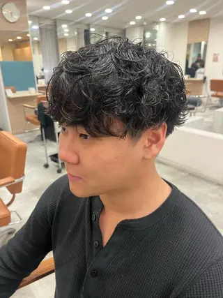 パーマ メンズ 清本 耕介のヘアスタイル