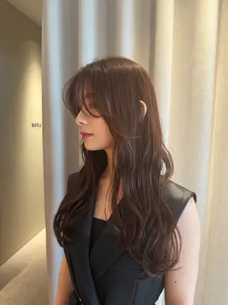 ロング 岡本 琉唯のヘアスタイル