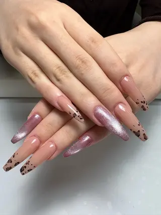 ネイル PEEKABOO京橋 HINA1級保持✨のネイルデザイン
