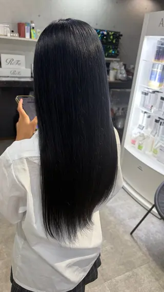 ロング REVE 美容室のヘアスタイル