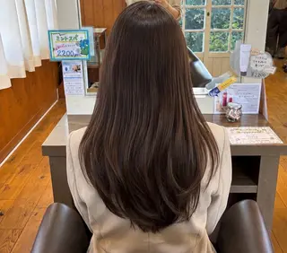 ロング 澤部 栞のヘアスタイル