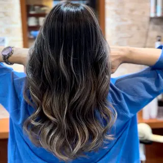 ロング カラー 小川 修平のヘアスタイル