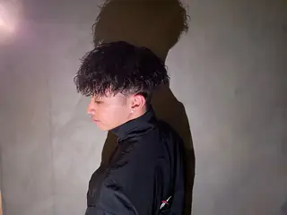 ミディアム Les Mainsのヘアスタイル
