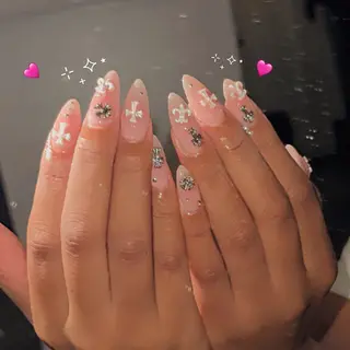 ネイル Sarina ⋆⭒˚ mavieのネイルデザイン