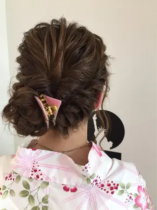 セミロング ヘアアレンジ ✂️小顔カット✂️ 山本有紀のヘアスタイル