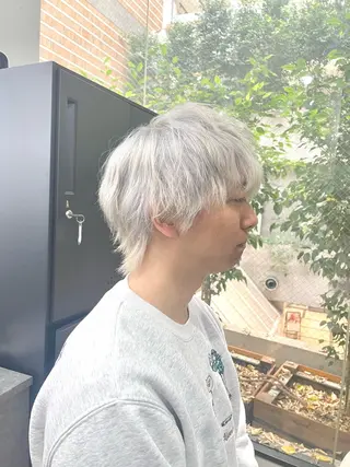 ショート カラー メンズ 🩵ハイトーン/ レイヤーYUZU🩵のヘアスタイル