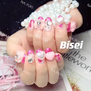 ネイル 🦋 Queenieのネイルデザイン