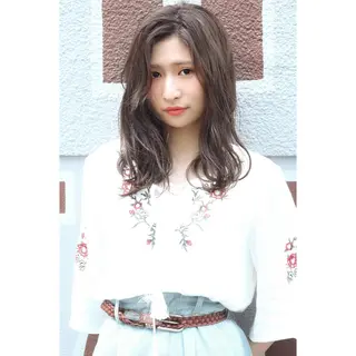 ミディアム EIGHT plum TOKIOリミテッドのヘアスタイル