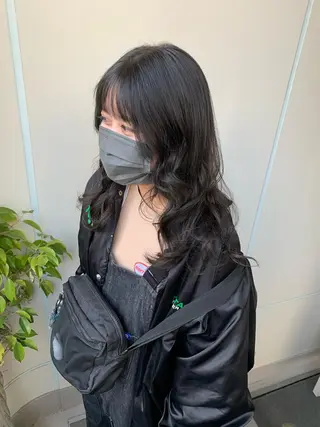 ロング カラー 羽エクステ🪽 🤍まき🤍のヘアスタイル