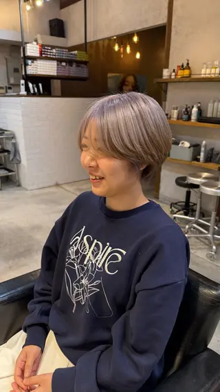 ショート カラー 阪口 真由子のヘアスタイル