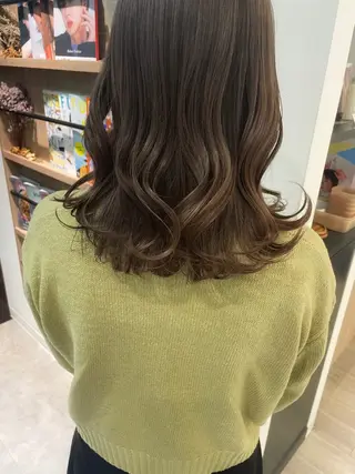 ミディアム モテ髪🫧赤み消し カラー表参道きょうこのヘアスタイル