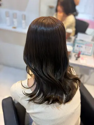セミロング 𝐋𝐞𝐞四ツ橋 𝐍𝐞𝐢𝐫𝐨のヘアスタイル
