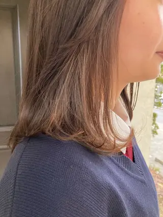 カラー 金子 歩実のヘアスタイル
