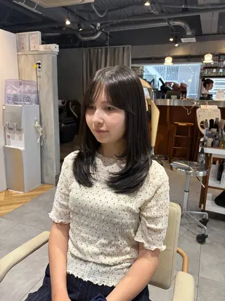 ミディアム カラー 相宮 優羽のヘアスタイル