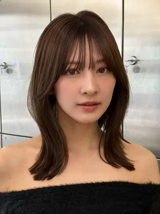 ミディアム 中野 茉莉のヘアスタイル