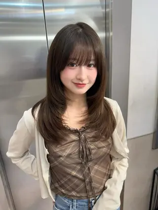 セミロング 松岡 莉瑚のヘアスタイル