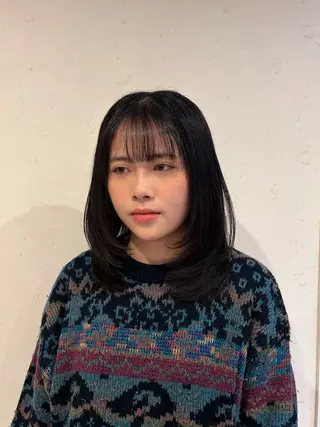 ミディアム 佐々木 愛里のヘアスタイル