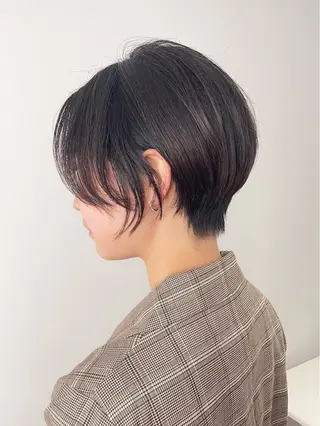カラー 岡本 大吉のヘアスタイル
