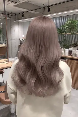 ロング パーマ ハイトーンカラー が絶対可愛い✨泰聖✨のヘアスタイル