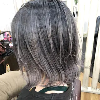 ショート カラー コグチ ヒカルのヘアスタイル