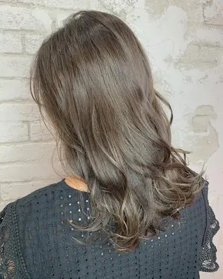 ミディアム 🌈白髪ぼかし特化 🌈naokoのヘアスタイル
